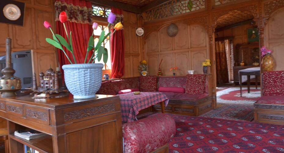 Alif Laila  Houseboat, Srinagar 4